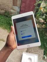 A picture of Ipad mini 4