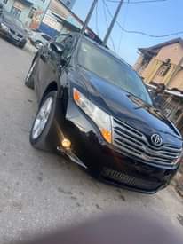 A picture of Toyota Venza 2011.Full Option