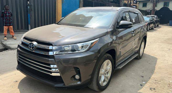 A picture of Toks 2016 Toyota Highlander Limited