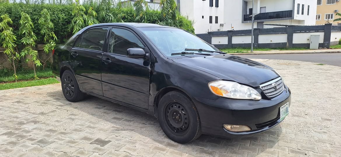A picture of 08133759504 2006 Corolla with a sound engine top noise 100