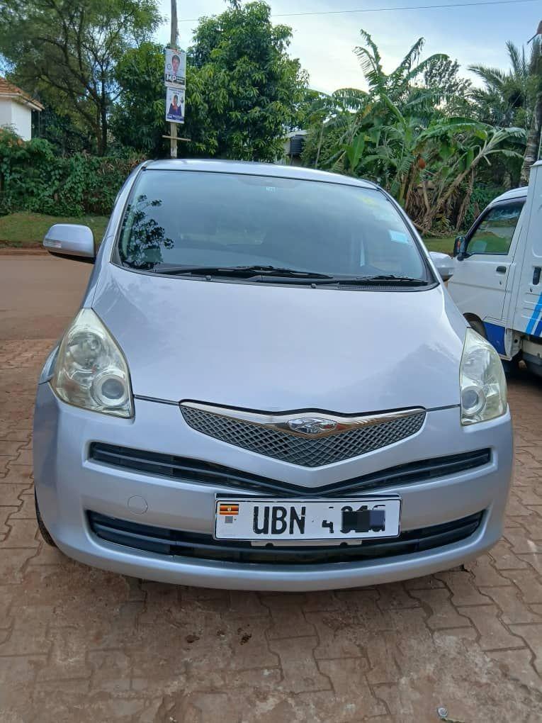 A picture of 2010 Toyota rectis toyota