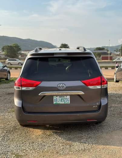 A picture of Super Clean 2013 Toyota Sienna XLE Keyless Price 13M Abuja