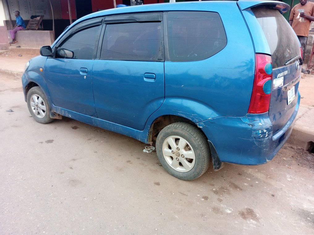 A picture of Toyota avanza 2006 buy and travel engine and gear AC