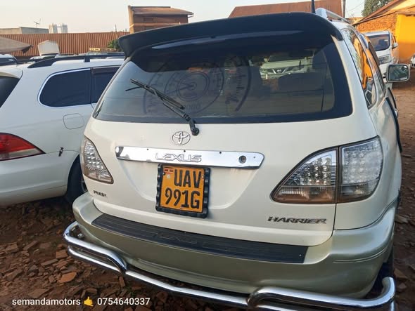 A picture of Toyota harrier at 13 5m negotiable