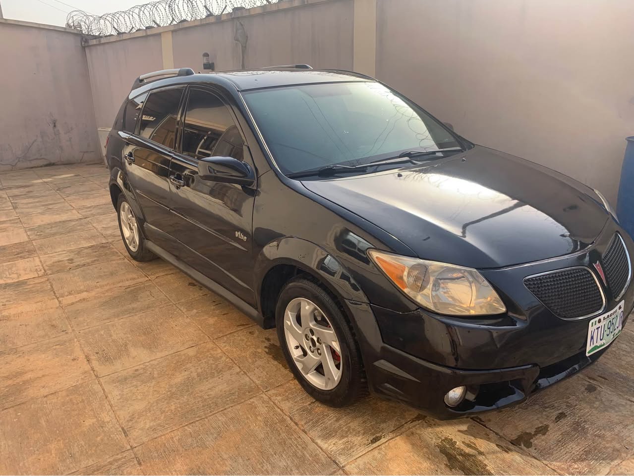 A picture of CLEAN 2005 Pontiac Vibe