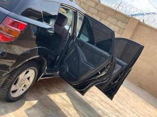 A picture of PONTIAC VIBE 04 First body