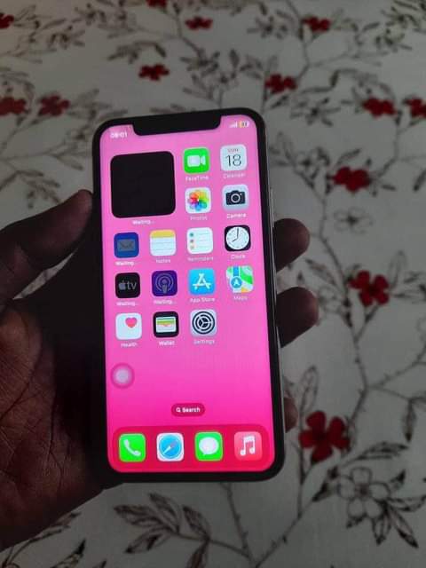 A picture of IPHONE X GB 64
