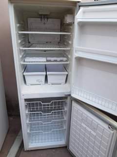 A picture of Fridge master working perfect condition