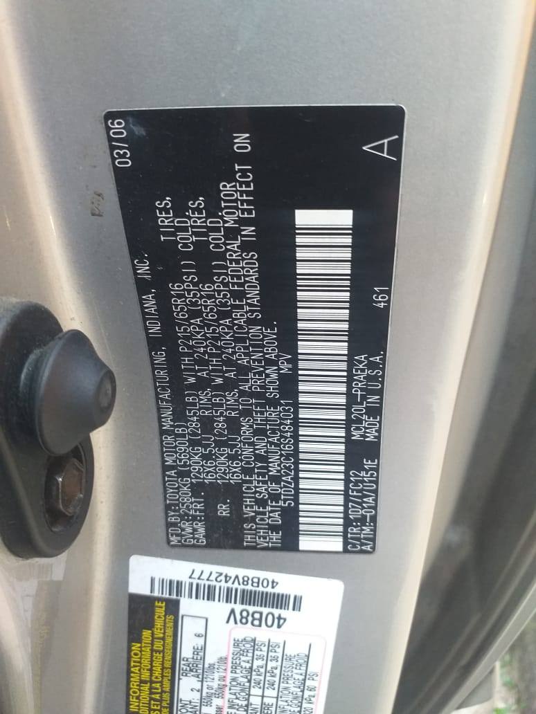 A picture of Tokunbo Toyota Sienna for sale it s a buy and