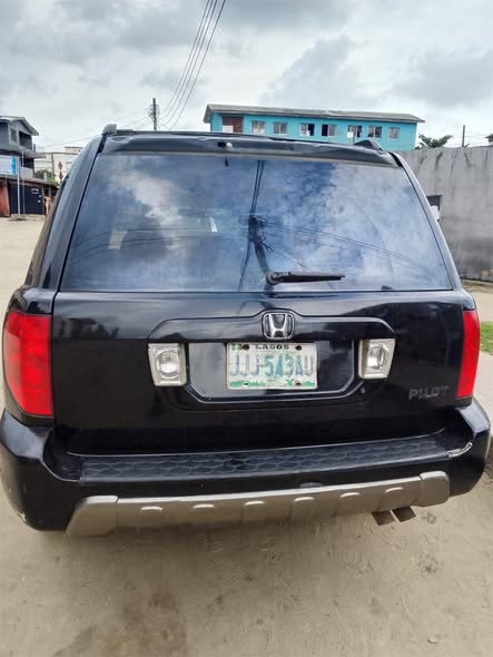 A picture of Honda pilot AC Gear Engine perfect 2 3m
