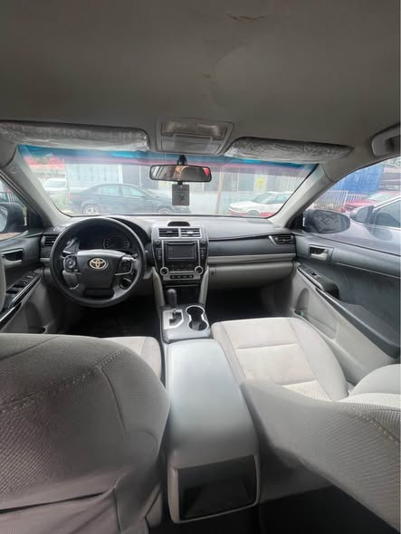 A picture of HOT CAKE CAMRY 2012