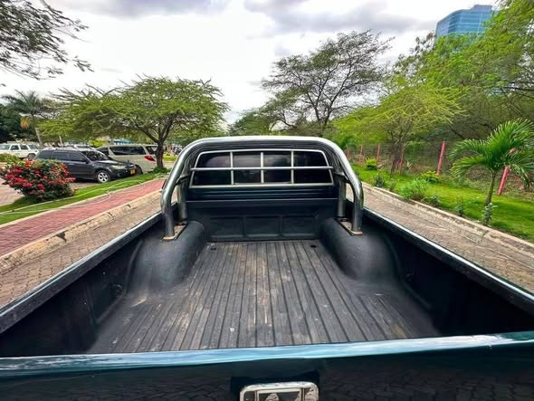 A picture of 2002 Toyota Hilux