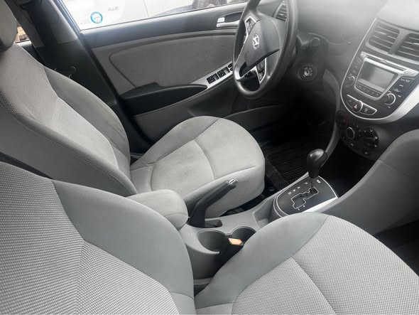 A picture of 2012 Hyundai Accent GLS sedan