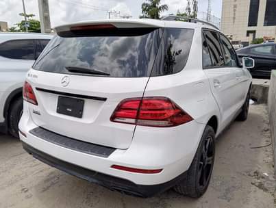A picture of Mercedes Benz GLE 350