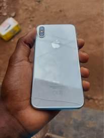 A picture of iPhone X 64gb no Face ID battery 82 at only