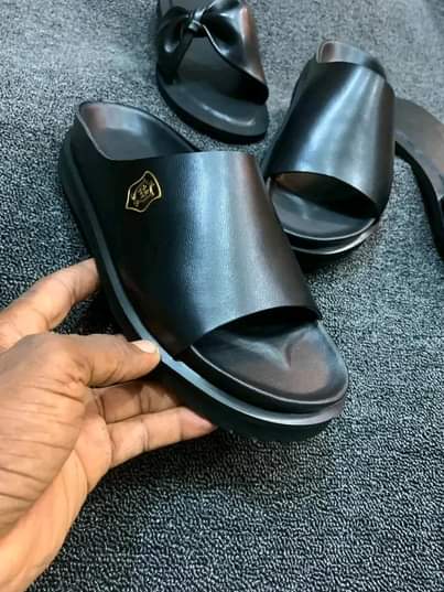 A picture of Kindly send a DM via this WhatsApp 0806 667 2068