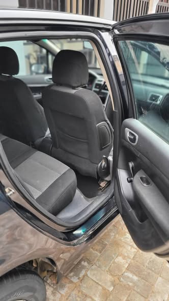 A picture of Peugeot 307 salon