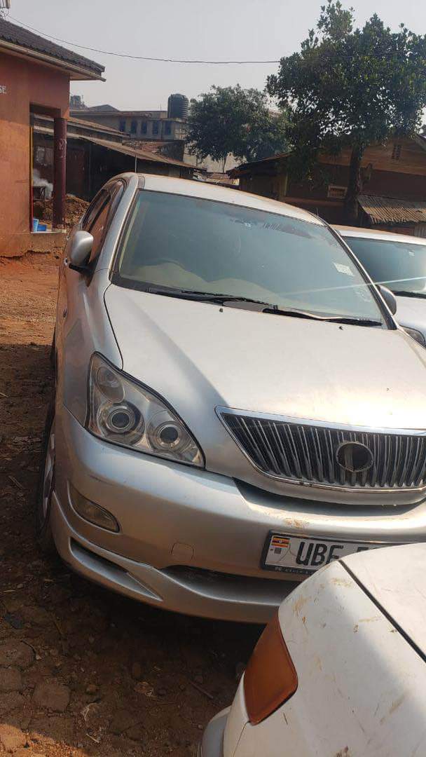 A picture of Toyota harrier 27m