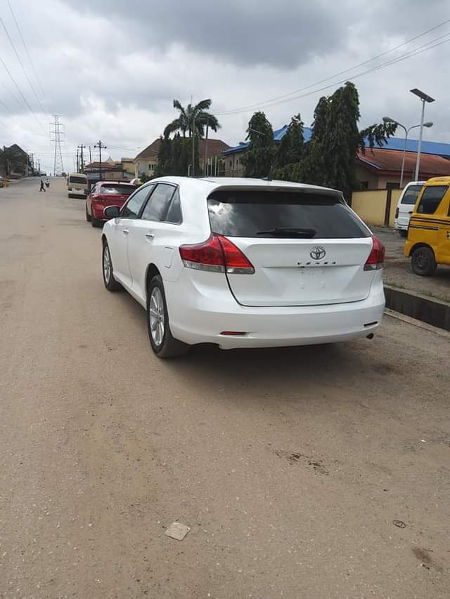 A picture of Toks 2010 toyota venza