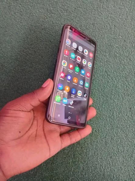 A picture of Samsung galaxy s9 plus