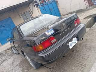 A picture of TOYOTA CAMRY 2000