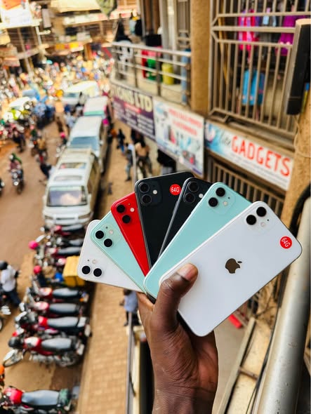A picture of IPHONE 11 64 gb 580000