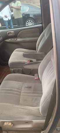 A picture of Toyota Sienna 2002 model