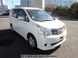 A picture of 2011 Toyota noah