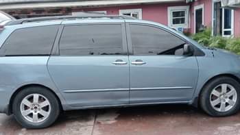 A picture of SHARPEST TOYOTA SIENNA 2005 MODEL LOCATION IS PORT HARCOURT 4