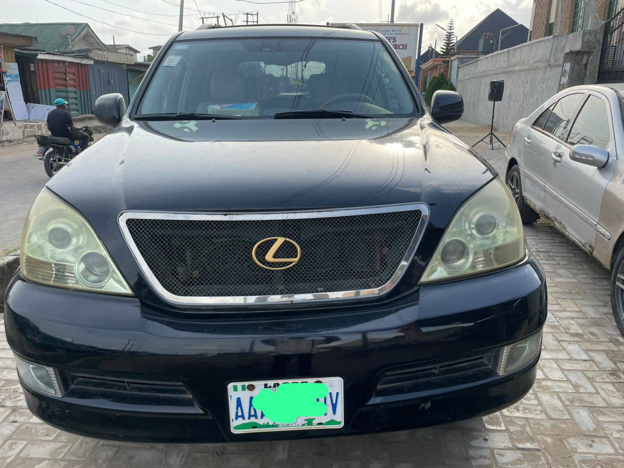 A picture of Lexus GX470 2004 model Every thing is working well