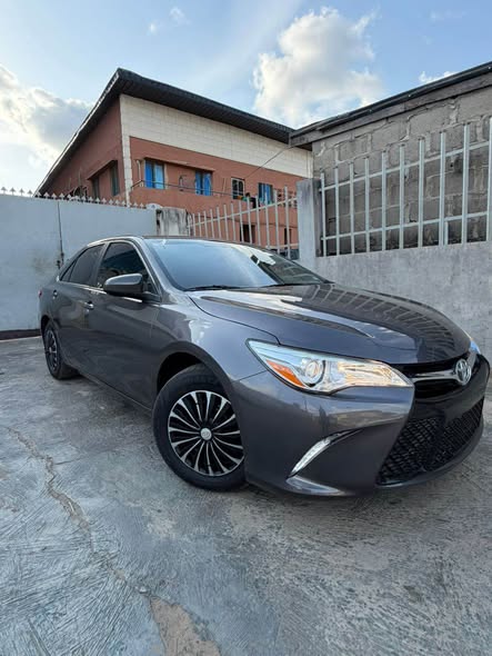 A picture of Toyota Camry 2015 LE 12 5m