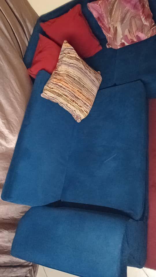 A picture of Sofa set