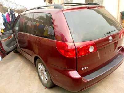 A picture of 2006 Toyota Sienna