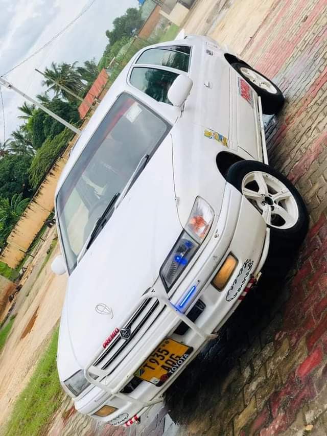 A picture of TOYOTA PRIMIO OLD 