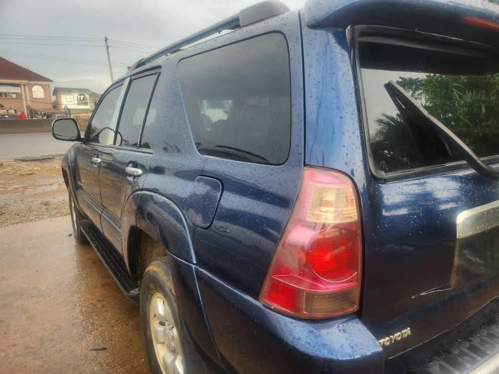 A picture of 2005 Toyota 4runner trd