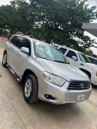 A picture of SALLAH DEAL A Neatly Used Toyota Highlander 2008 Model With
