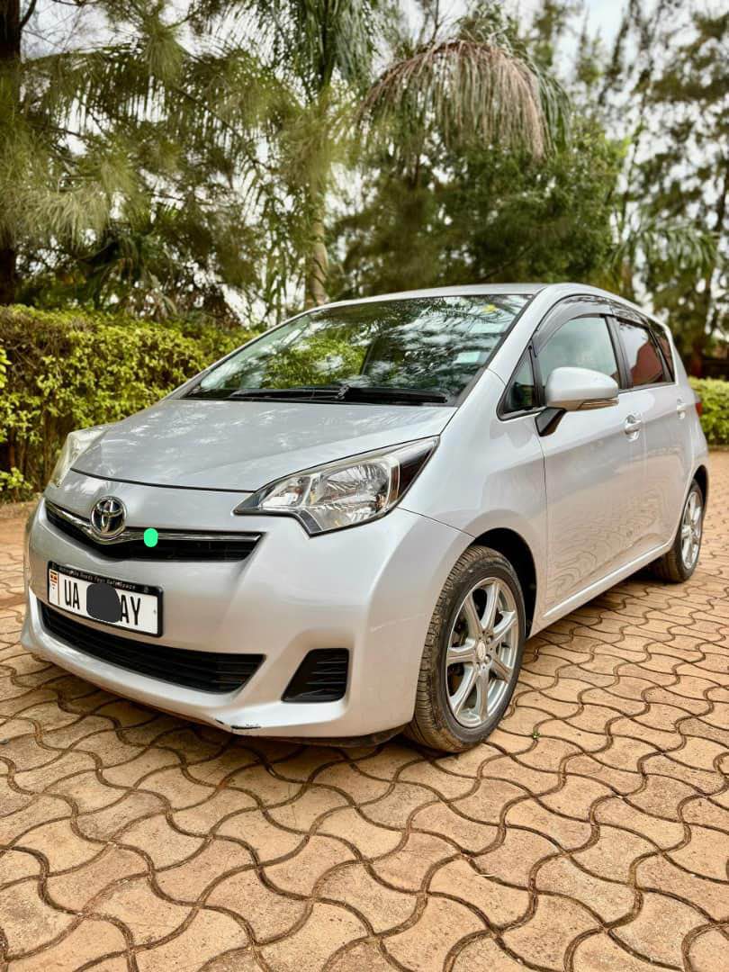 A picture of Toyota Ractis 2012