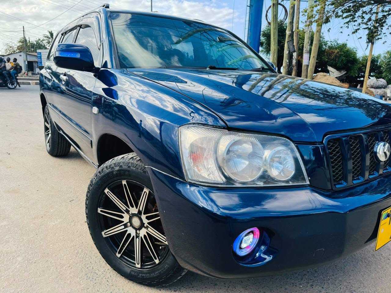 A picture of TOYOTA KLUGER