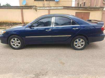 A picture of Toyota Camry 06