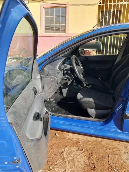 A picture of PEUGEOT 206