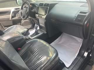 A picture of 2023 Toyota Prado
