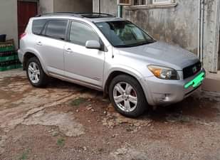 A picture of Well used Toyota rav 4 2007