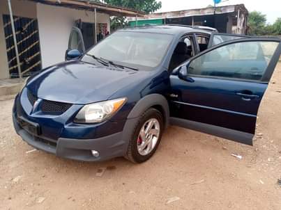 A picture of Toyota Pontiac vibe corolla