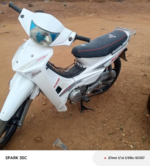 A picture of Jinchen rubber rubber with Sound Engine Good tyres Hand starting