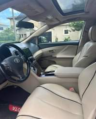 A picture of 2010 TOYOTA VENZA