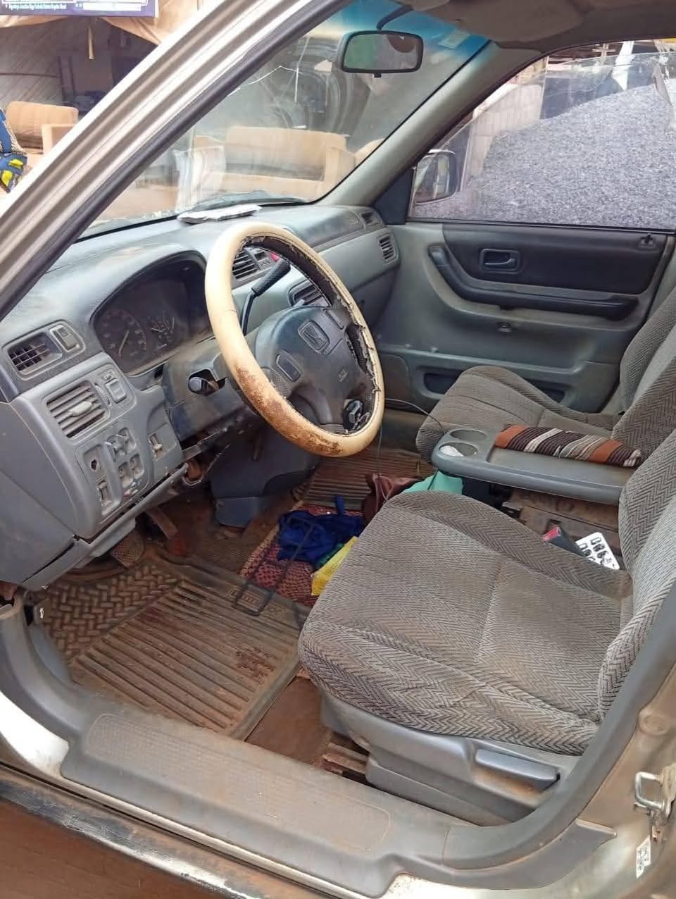 A picture of 1999 CR V old model