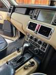 A picture of Mwamba uyu range rover vogue V8 engine aj jaguar petrol