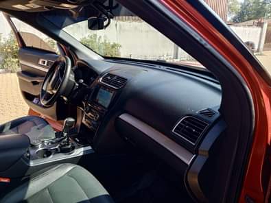 A picture of 2017 unregistered ford explorer in super pristine condition Price 14m