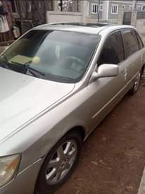 A picture of 2004 Toyota Avalon dashboard 150000