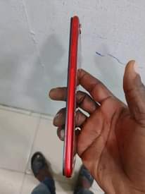 A picture of OPPO A83